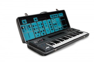 7037_MOOG_SONICSIX