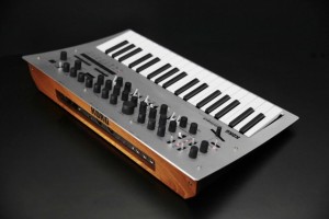 Korg_Minilogue_SlantView-640x427