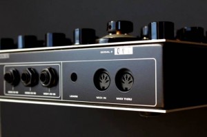 macbeth-elements-synthesizer-back